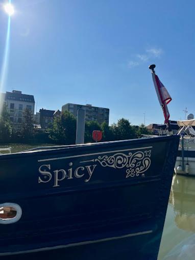 Spicy - Sejour Insolite Sur La Marne โม ภายนอก รูปภาพ